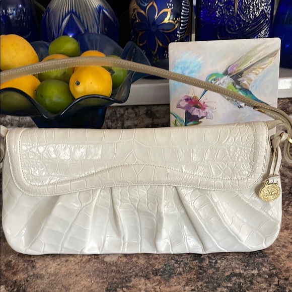Brahmin White Leather Shoulder Bag with Pleated Design - Picture 2 of 11